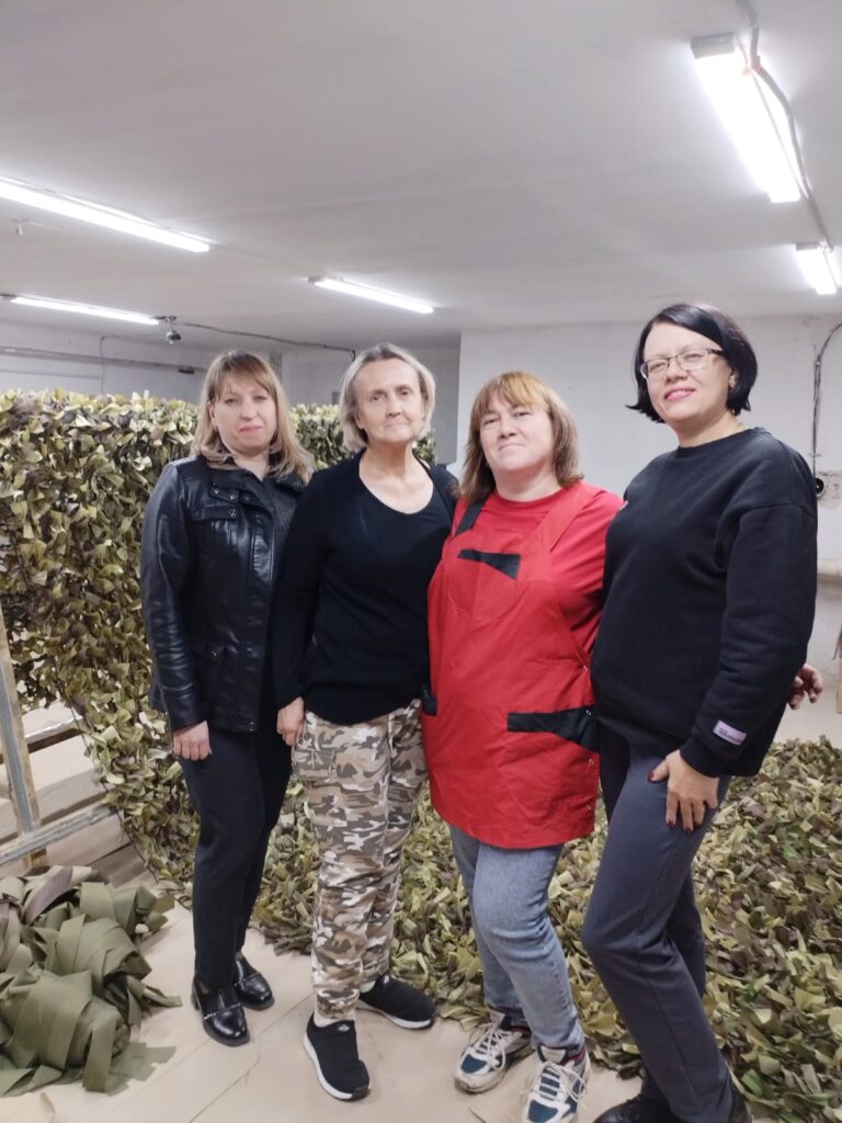 Наши первые помощники и первые  маскировочные сети