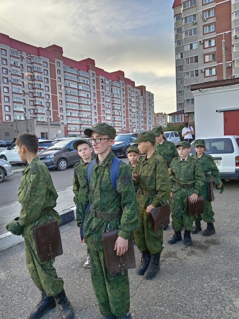 Юные помошники