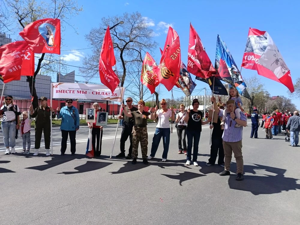 Все на парад, в колонну "Бессмертный полк"